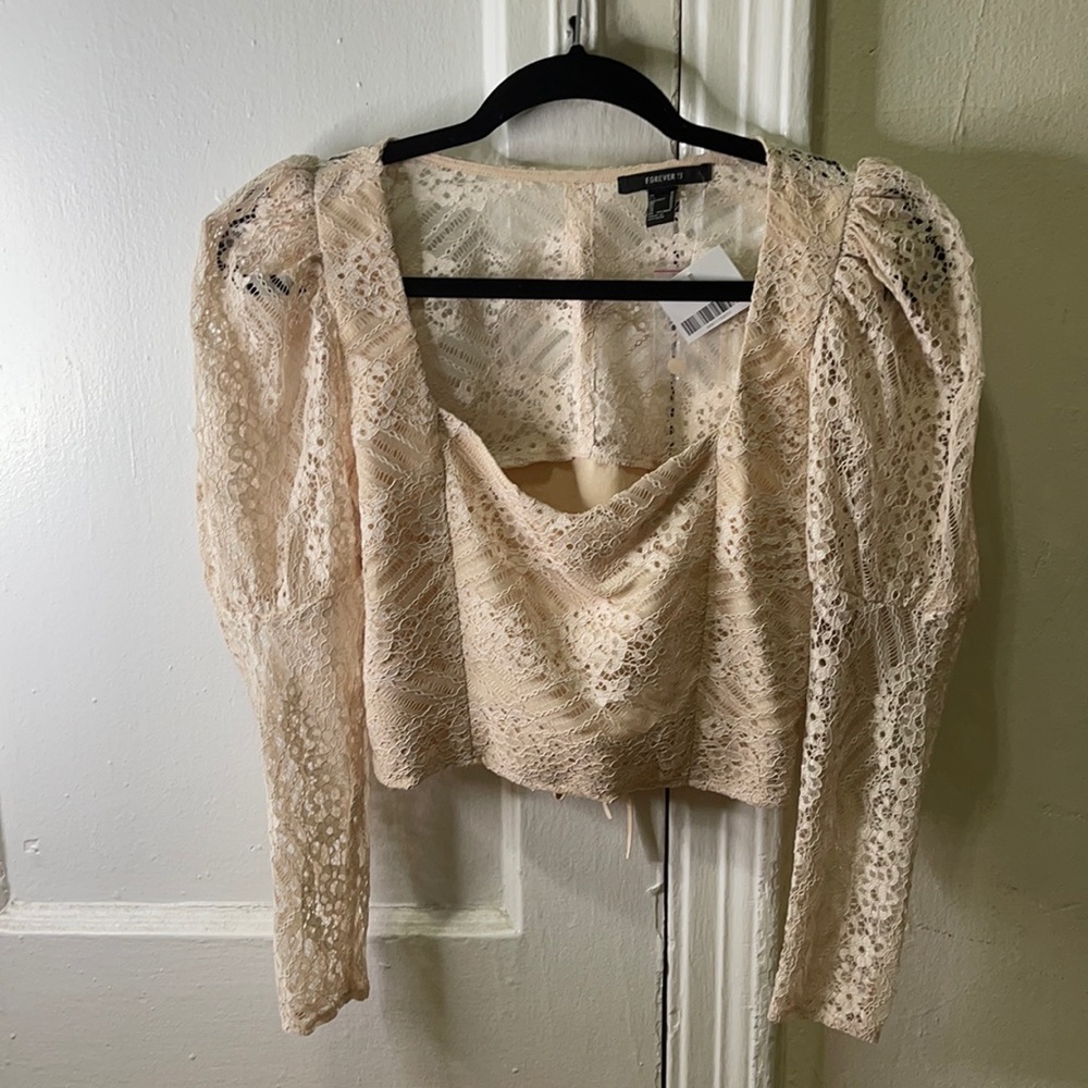 NWT Cream Lace Crop Top